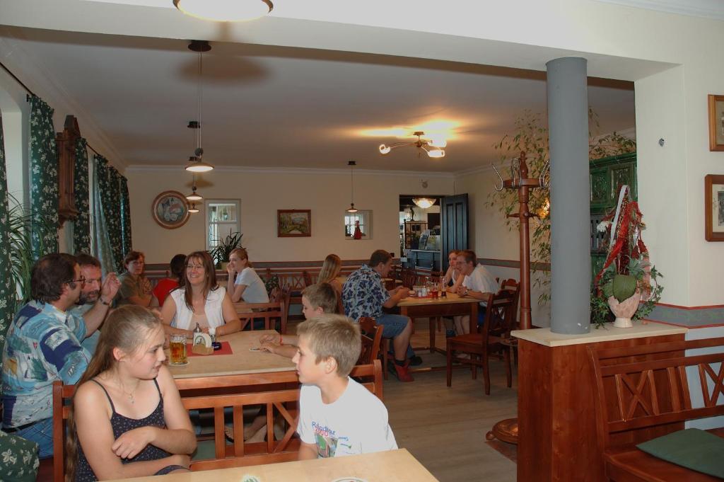 Hotel Zur Schonen Aussicht Feldkirchen-Westerham Luaran gambar